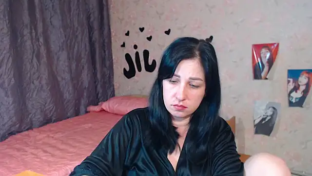 Snapshot of JillStevens chatting on 11-19-25, 01:16 JillStevens online show from 11-19-25, 01:16