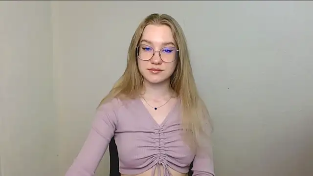 Snapshot of cindi_hot chatting on 07-09-26, 10:59 cindi hot online show from 07-09-26, 10:59