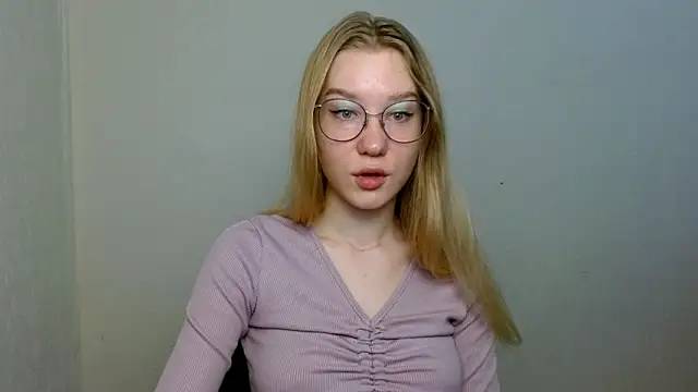 cindi hot online show from 11-15-25, 09:35