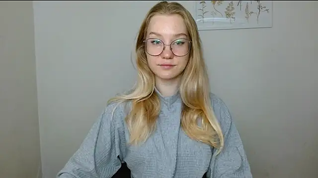 Snapshot of cindi_hot chatting on 09-14-25, 10:26 cindi hot online show from 09-14-25, 10:26