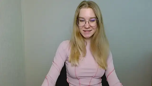 Snapshot of cindi_hot chatting on 01-17-26, 11:03 cindi hot online show from 01-17-26, 11:03