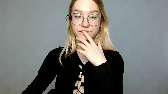 Snapshot of cindi_hot chatting on 02-18-25, 11:44 cindi hot online show from 02-18-25, 11:44