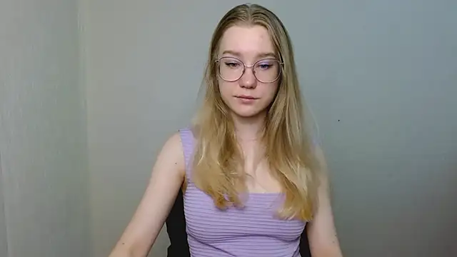 Snapshot of cindi_hot chatting on 02-23-26, 09:21 cindi hot online show from 02-23-26, 09:21