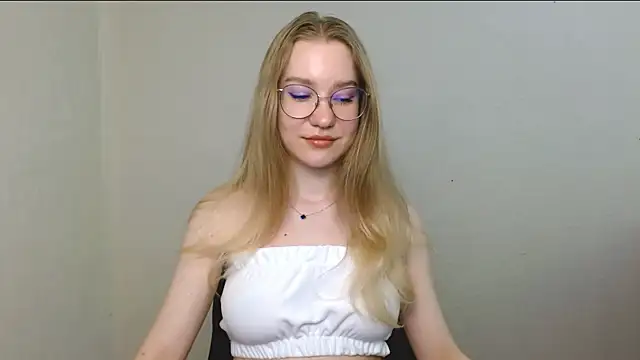 Snapshot of cindi_hot chatting on 07-13-26, 11:31 cindi hot online show from 07-13-26, 11:31