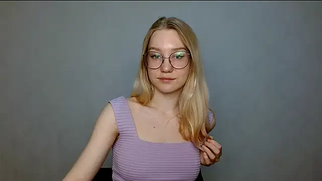 Snapshot of cindi_hot chatting on 03-02-25, 12:03 cindi hot online show from 03-02-25, 12:03