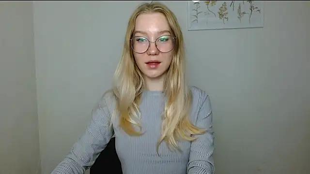 Snapshot of cindi_hot chatting on 09-13-25, 08:58 cindi hot online show from 09-13-25, 08:58