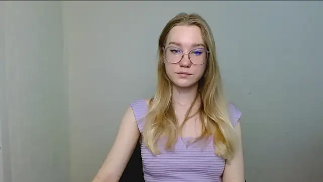 Snapshot of cindi_hot chatting on 02-19-26, 12:57 cindi hot online show from 02-19-26, 12:57