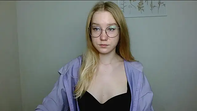 Snapshot of cindi_hot chatting on 11-01-25, 10:31 cindi hot online show from 11-01-25, 10:31