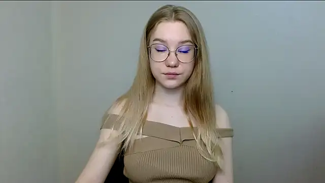 cindi hot online show from 04-22-26, 11:17
