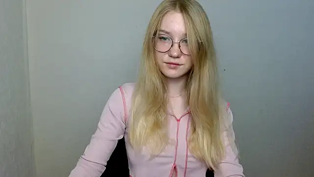 Snapshot of cindi_hot chatting on 11-09-25, 03:05 cindi hot online show from 11-09-25, 03:05