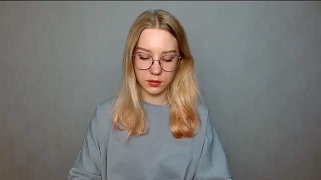 Snapshot of cindi_hot chatting on 02-25-25, 06:36 cindi hot online show from 02-25-25, 06:36