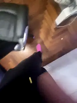 1ninefellababy online show from 12-17-25, 05:07