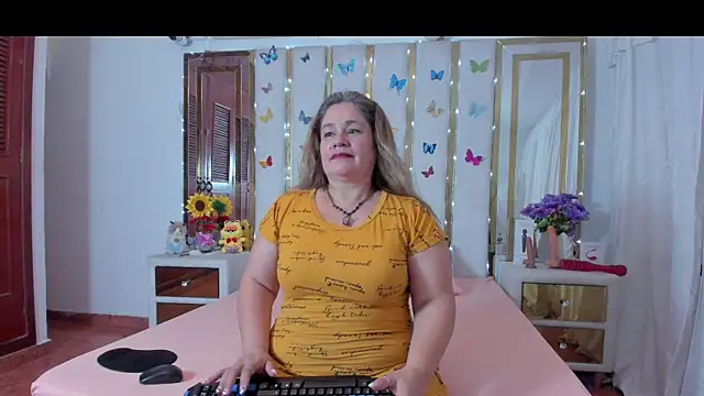 AnyelaGitanaMature online show from 11-05-25, 11:52