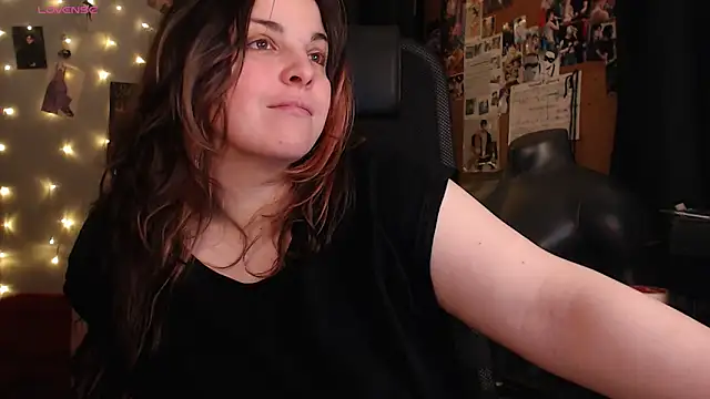 Snapshot of Saya_sweet chatting on 10-15-25, 02:54 Saya sweet online show from 10-15-25, 02:54