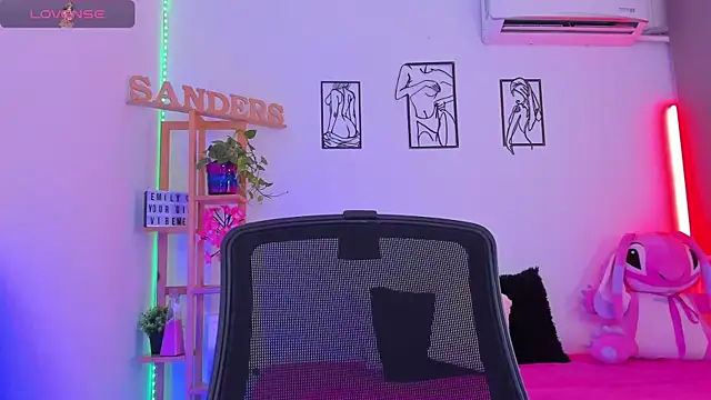 EmillySanders online show from 04-28-26, 11:09
