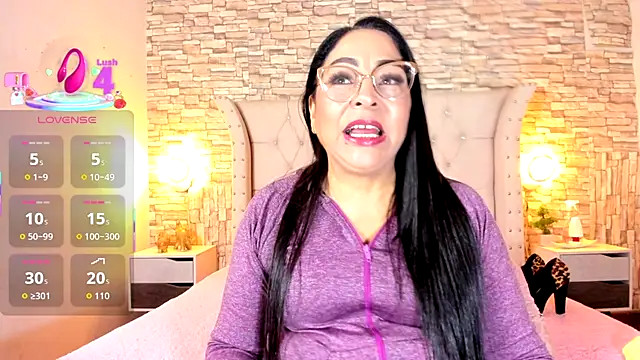 Snapshot of Gina_Myers chatting on 09-21-25, 12:32 Gina Myers online show from 09-21-25, 12:32