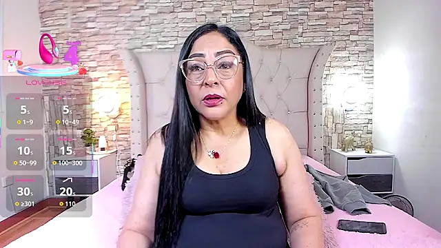 Snapshot of Gina_Myers chatting on 10-10-25, 12:17 Gina Myers online show from 10-10-25, 12:17