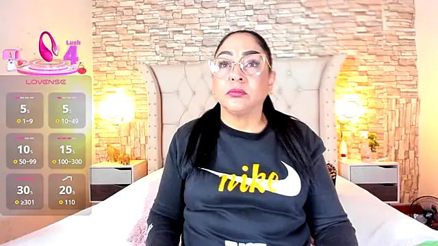 Snapshot of Gina_Myers chatting on 09-16-25, 12:28 Gina Myers online show from 09-16-25, 12:28