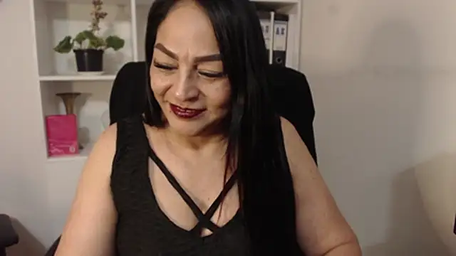 Snapshot of Gina_Myers chatting on 06-19-26, 03:34 Gina Myers online show from 06-19-26, 03:34