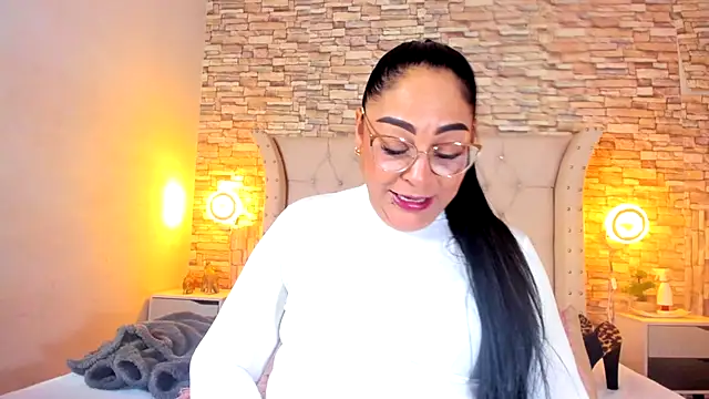Snapshot of Gina_Myers chatting on 10-01-25, 12:31 Gina Myers online show from 10-01-25, 12:31