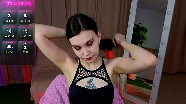 SusieMorris online show from 03-13-25, 01:54