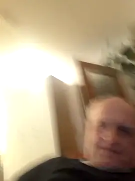 Milkasahne64 online show from 12-18-25, 07:50