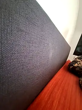 Milkasahne64 online show from 10-18-25, 08:38