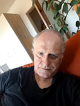 Milkasahne64 online show from 09-19-25, 11:14