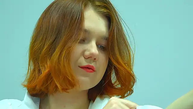 Snapshot of LessySmith chatting on 02-02-26, 04:17 LessySmith online show from 02-02-26, 04:17