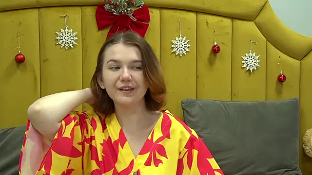 Snapshot of LessySmith chatting on 12-19-25, 04:09 LessySmith online show from 12-19-25, 04:09