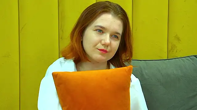 Snapshot of LessySmith chatting on 02-03-26, 02:53 LessySmith online show from 02-03-26, 02:53