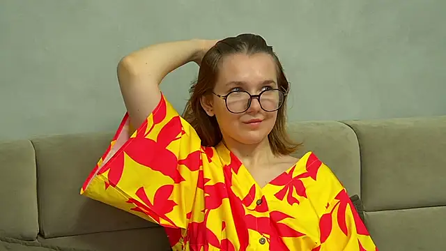 Snapshot of LessySmith chatting on 11-16-25, 04:39 LessySmith online show from 11-16-25, 04:39