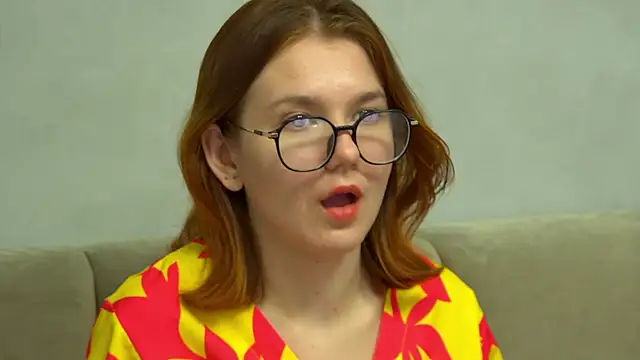 Snapshot of LessySmith chatting on 11-30-25, 04:57 LessySmith online show from 11-30-25, 04:57