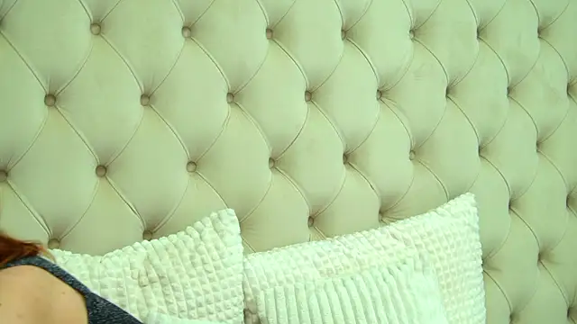 Snapshot of LessySmith chatting on 02-08-26, 04:48 LessySmith online show from 02-08-26, 04:48