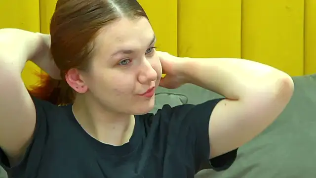 Snapshot of LessySmith chatting on 02-20-26, 04:09 LessySmith online show from 02-20-26, 04:09