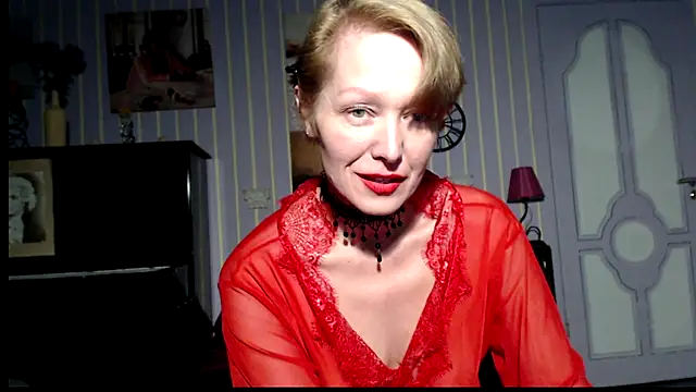 Snapshot of Marquise555 chatting on 09-25-25, 06:47 Marquise555 online show from 09-25-25, 06:47