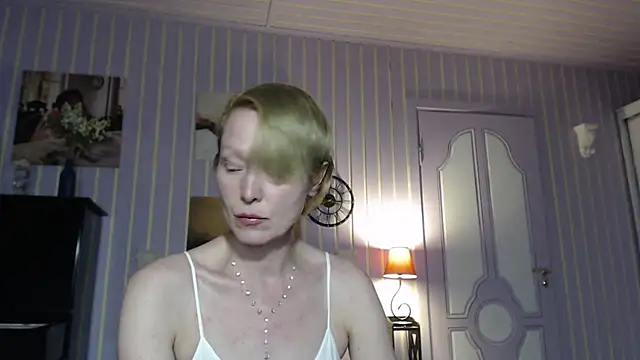 Snapshot of Marquise555 chatting on 05-20-26, 05:21 Marquise555 online show from 05-20-26, 05:21