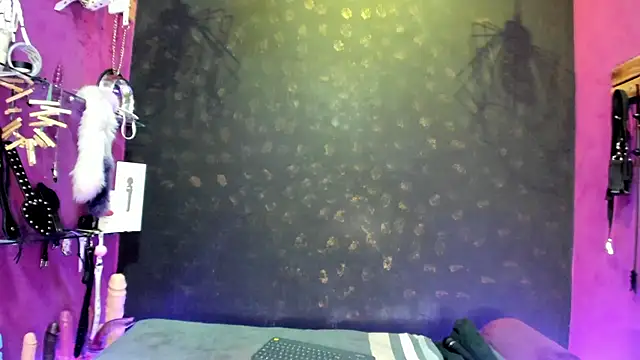 Alexa Slave online show from 03-22-25, 07:20