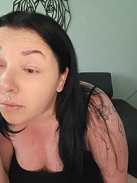 -BonnieBlack- online show from 05-18-26, 06:29
