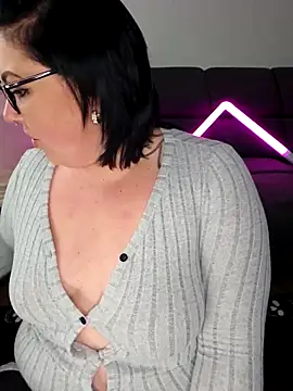 -BonnieBlack- online show from 11-04-25, 07:56