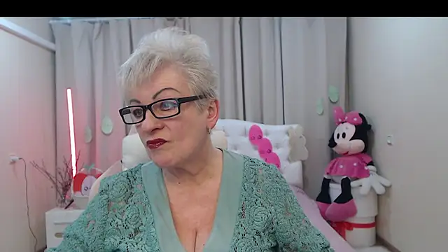 KayleSmoll online show from 04-15-26, 06:45