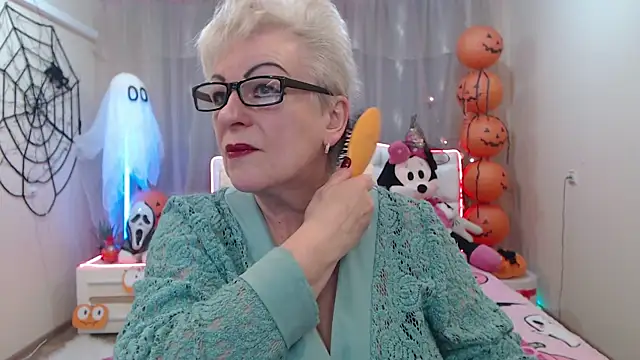 KayleSmoll online show from 10-18-25, 06:21