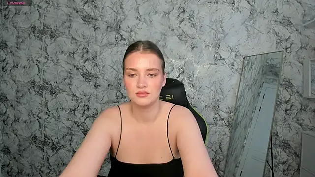 Snapshot of DeniRicchii chatting on 06-15-26, 06:46 DeniRicchii online show from 06-15-26, 06:46