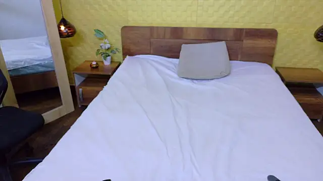 Shamiraa moore online show from 03-04-26, 03:31