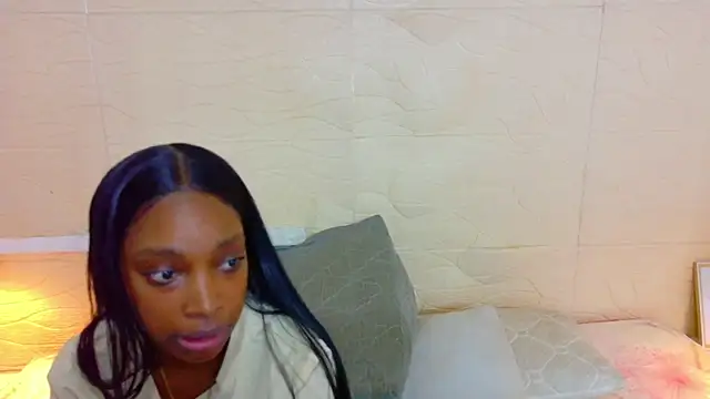 Shamiraa moore online show from 05-14-26, 07:22