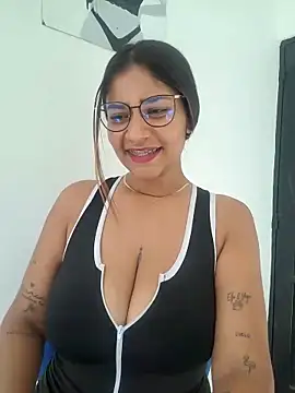 Sofythom1 online show from 10-26-25, 08:20