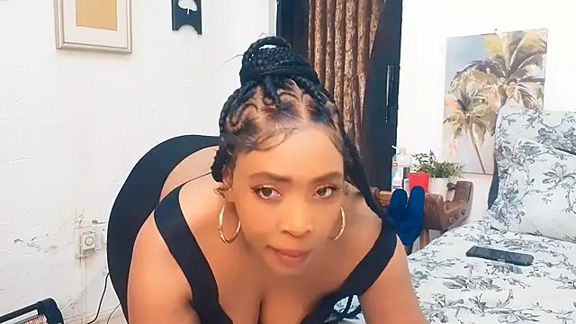 GiantBootyMilf online show from 05-17-26, 04:56