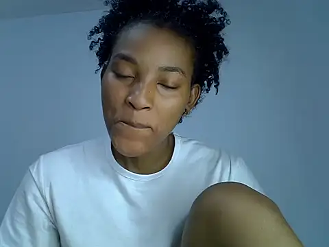 Snapshot of cute-alexis chatting on 09-18-25, 07:22 cute-alexis online show from 09-18-25, 07:22