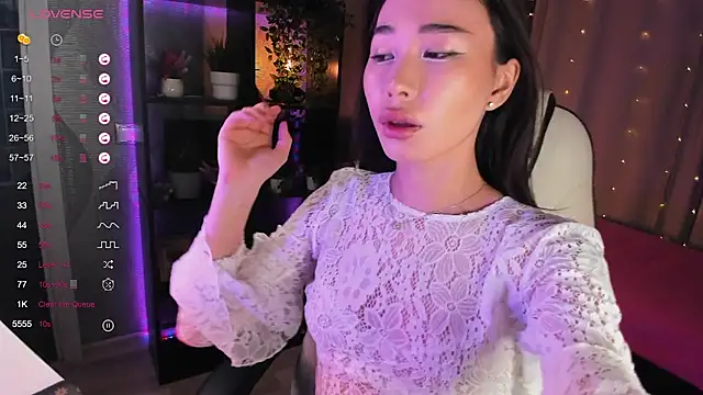 Snapshot of sensualily chatting on 09-14-25, 04:29 sensualily online show from 09-14-25, 04:29