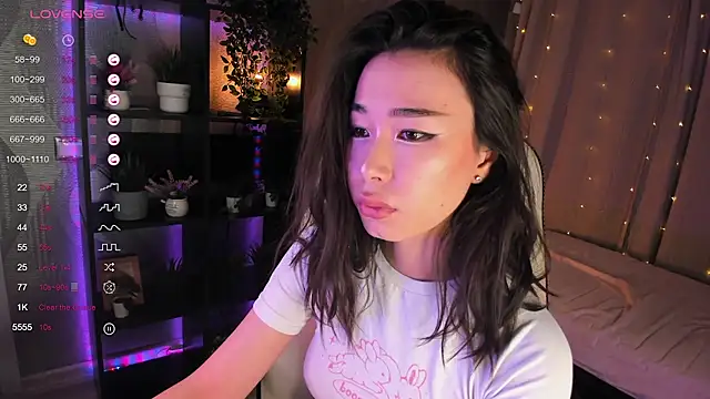 Snapshot of sensualily chatting on 10-09-25, 02:17 sensualily online show from 10-09-25, 02:17